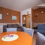 Pavo * Cavtat