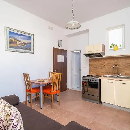 Pavo Apartment