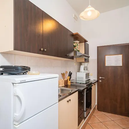 Pavo ツァヴタット